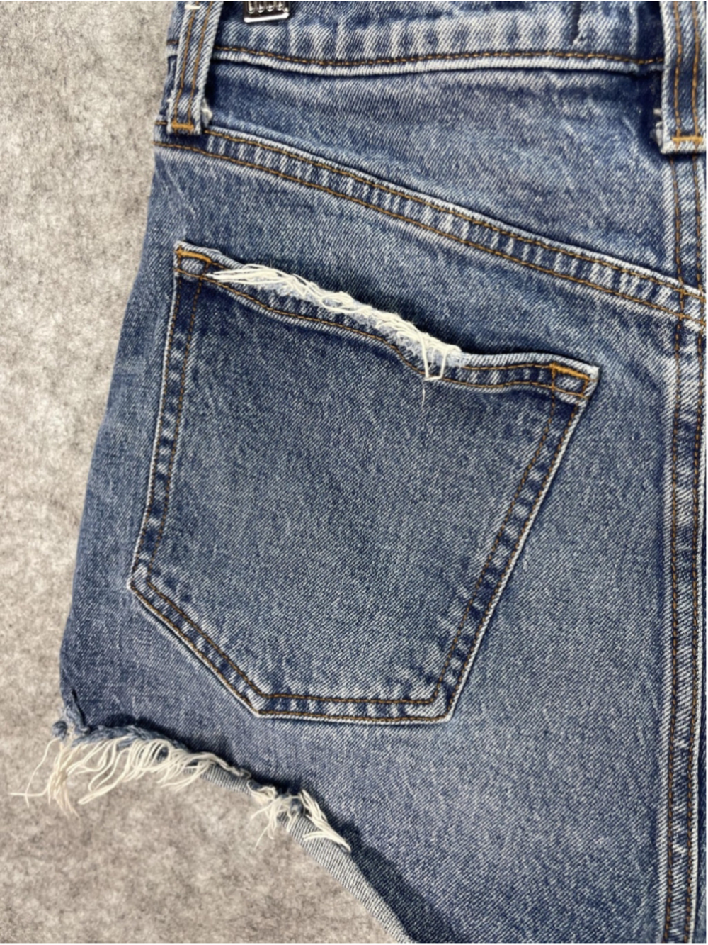 Abercrombie & Fitch Shorts Womens 6 Blue High Rise Mom Distressed Denim Raw Hem - Picture 13 of 14